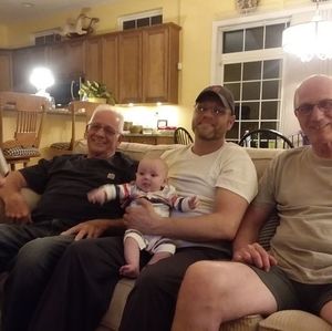 Flyer / Family Photo